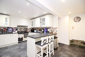 Kitchen/Breakfast Room- click for photo gallery